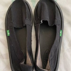 Black Sanuk Flats